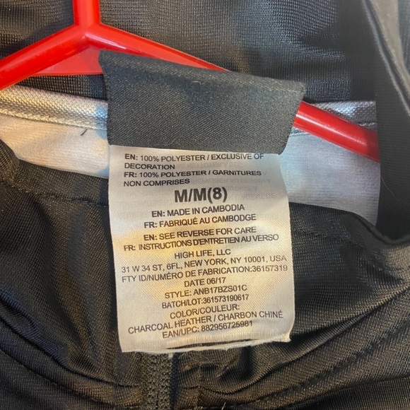 AND 1 BOYS SIZE M/8 SWEAT SHIRT 100% POLYESTER - Picture 5 of 6